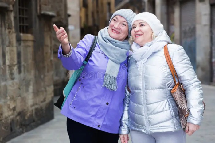 Senior Women Travel